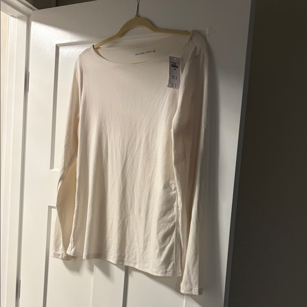 Boatneck long sleeve tee